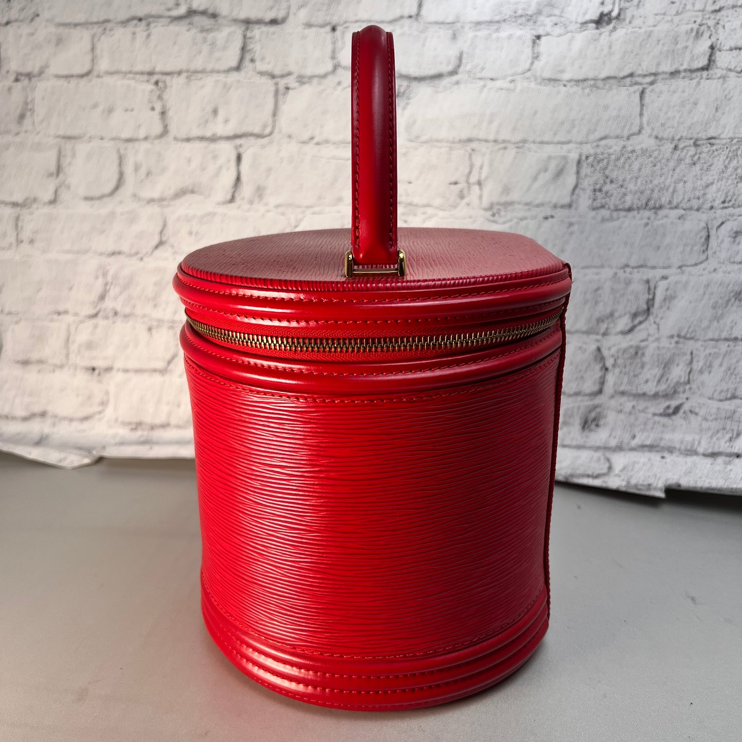 Louis Vuitton Red Handle Bags A-15430