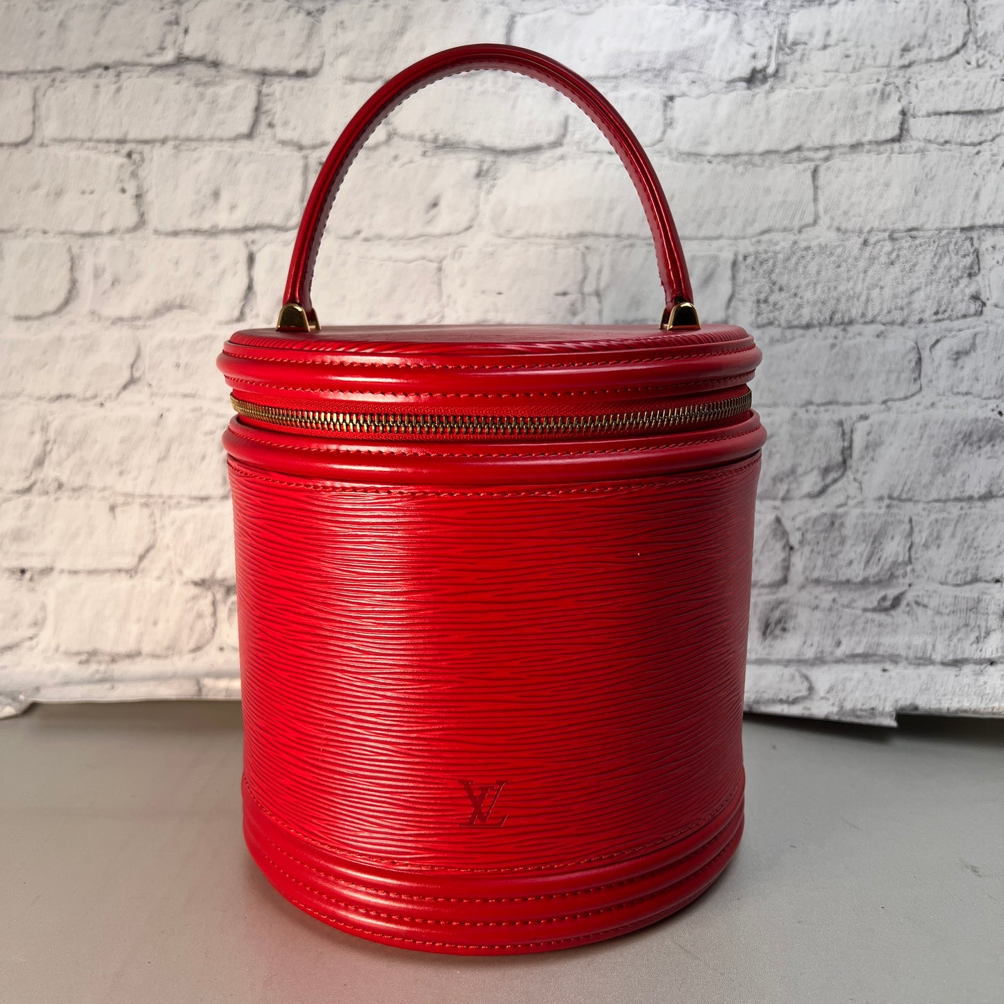 Louis Vuitton Red Handle Bags A-15430