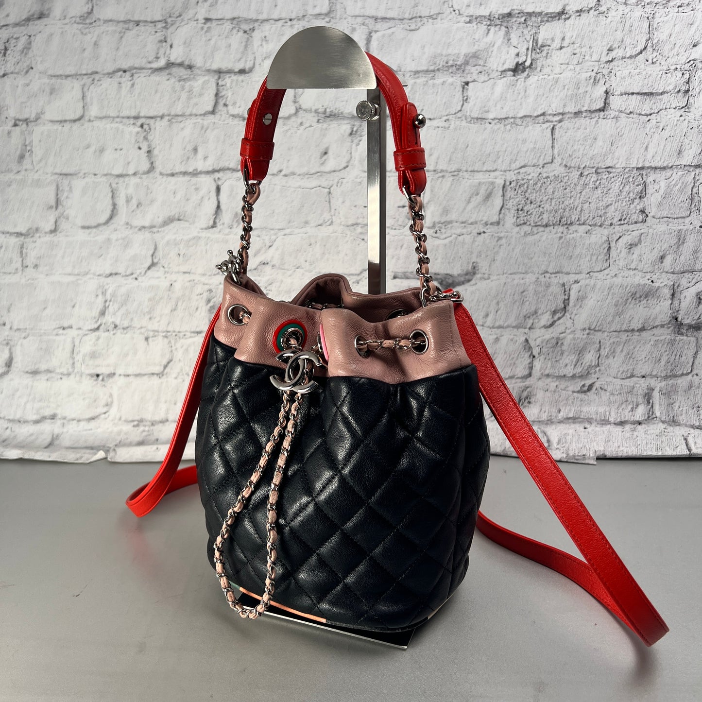 Chanel Black Shoulder Bags A-15436