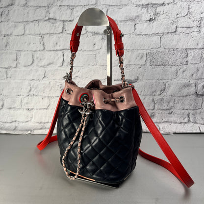 Chanel Black Shoulder Bags A-15436