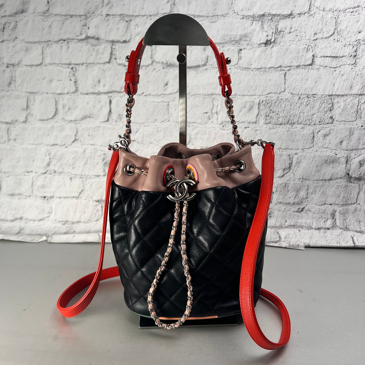 Chanel Black Shoulder Bags A-15436