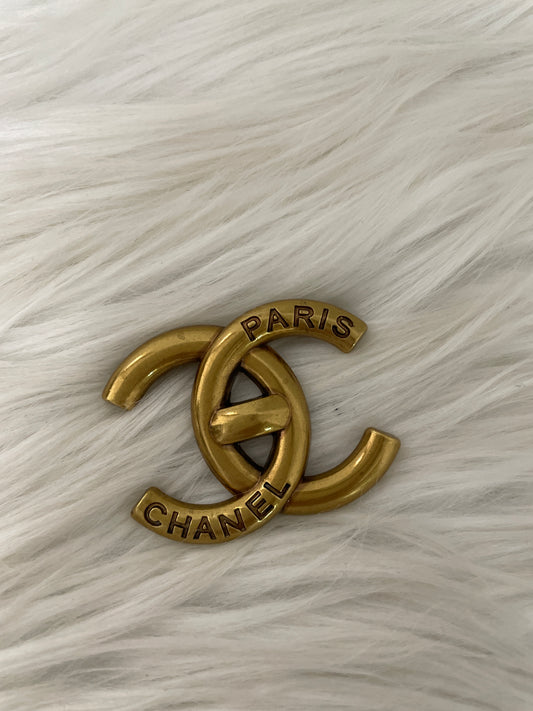 Chanel Gold Brooches A-15440