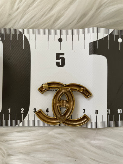 Chanel Gold Brooches A-15440