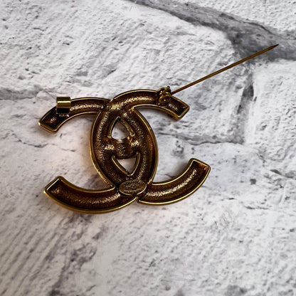 Chanel Gold Brooches A-15440