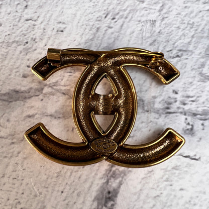 Chanel Gold Brooches A-15440