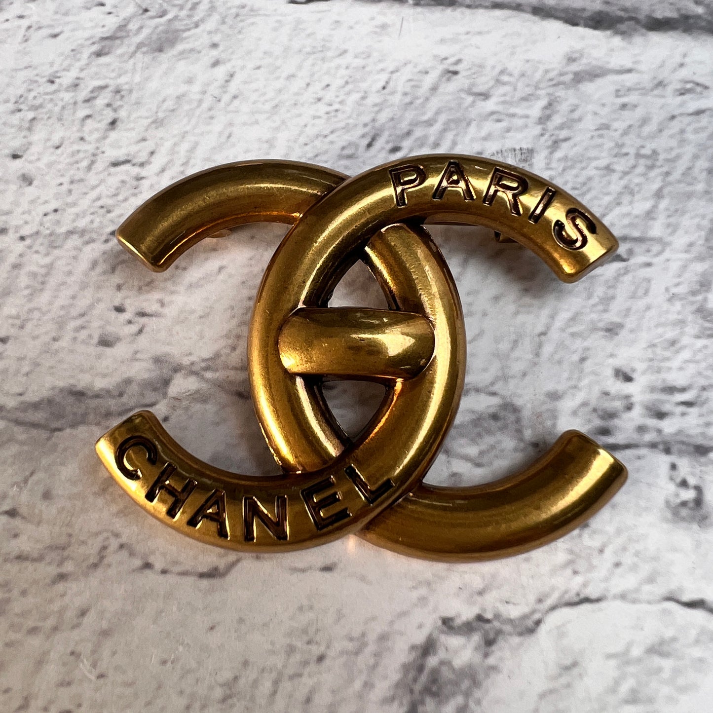 Chanel Gold Brooches A-15440