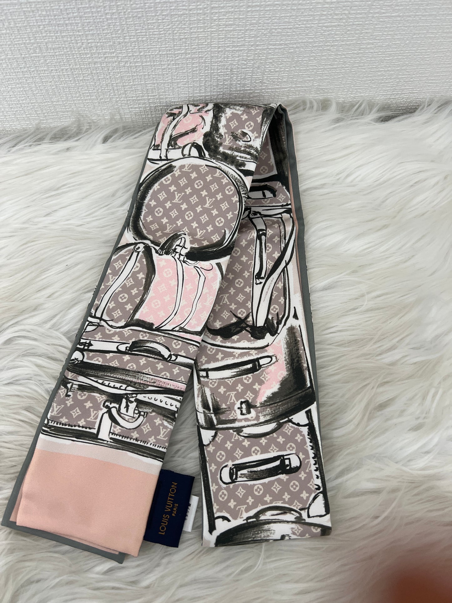 Louis Vuitton Pink Scarves A-15458