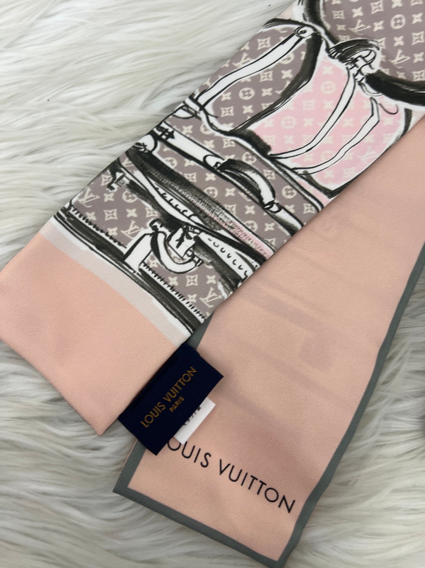 Louis Vuitton Pink Scarves A-15458