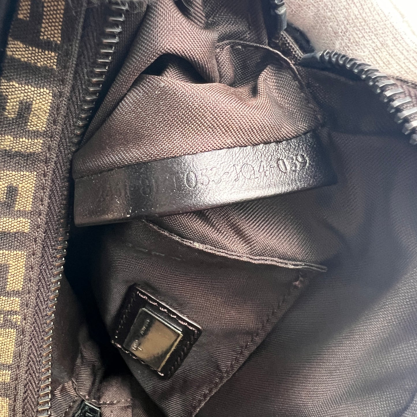 Fendi Multicolor Shoulder Bags A-15478