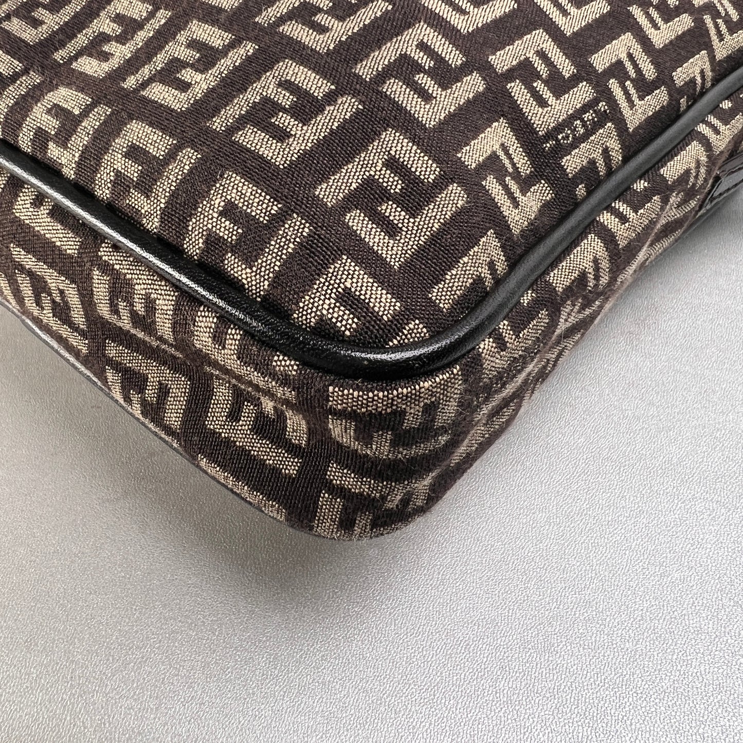 Fendi Multicolor Shoulder Bags A-15478