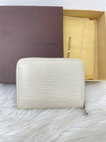 Louis Vuitton White Wallets A-15495