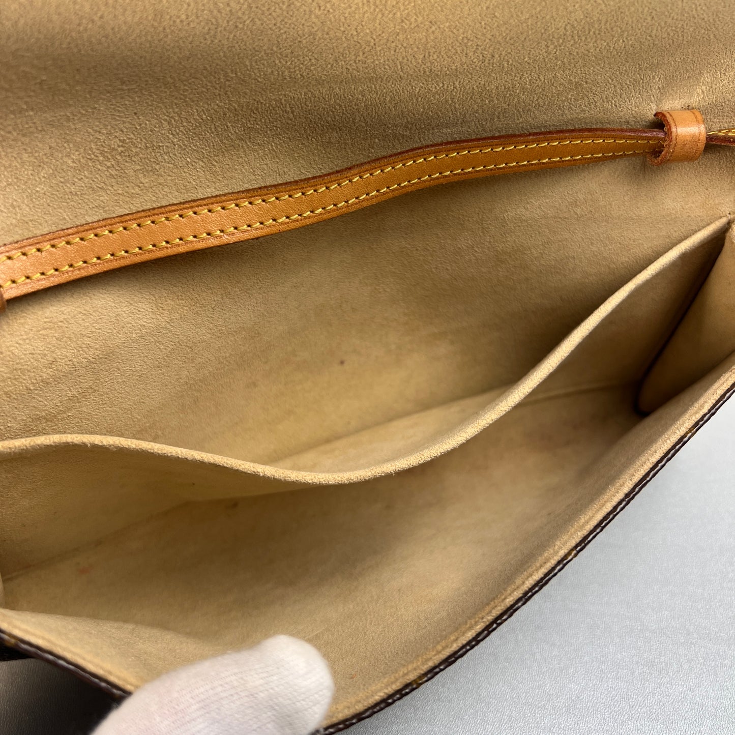 Louis Vuitton Brown Handle Bags A-15514