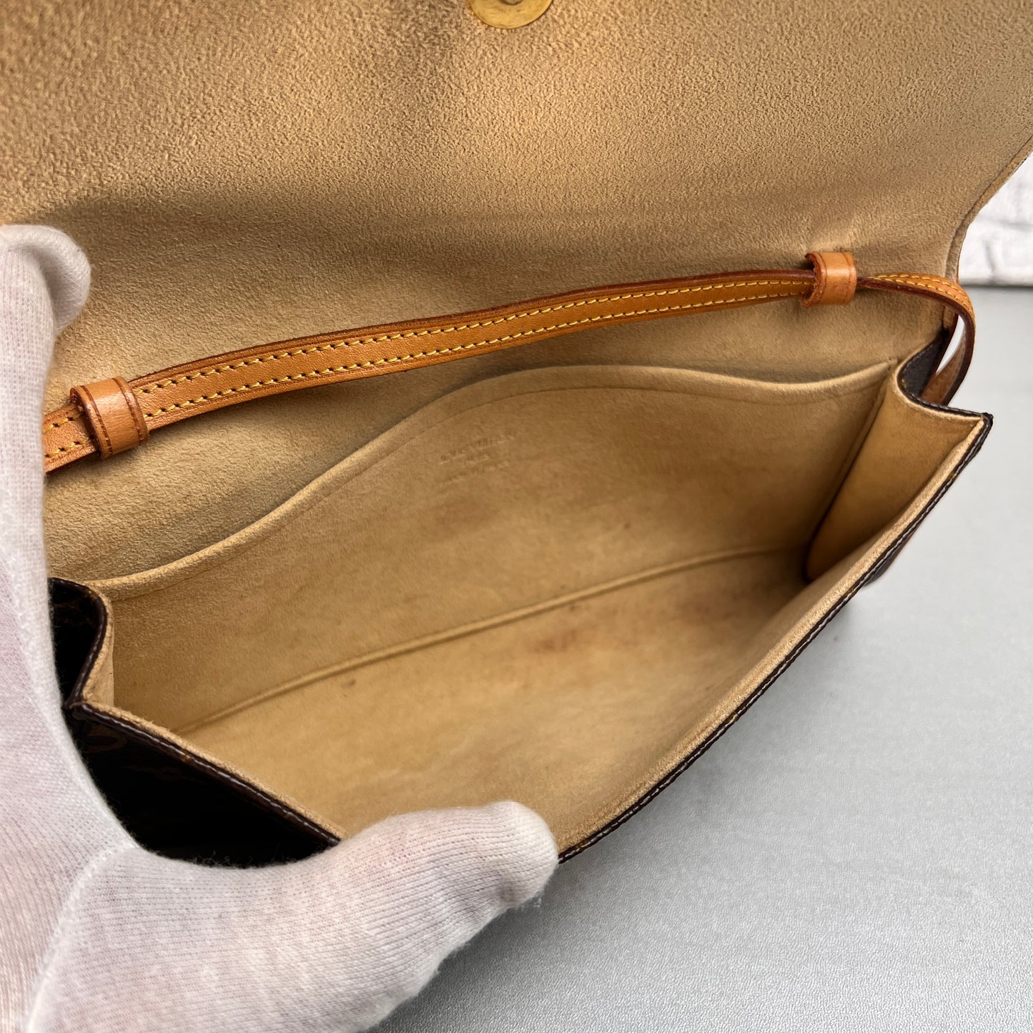 Louis Vuitton Brown Handle Bags A-15514