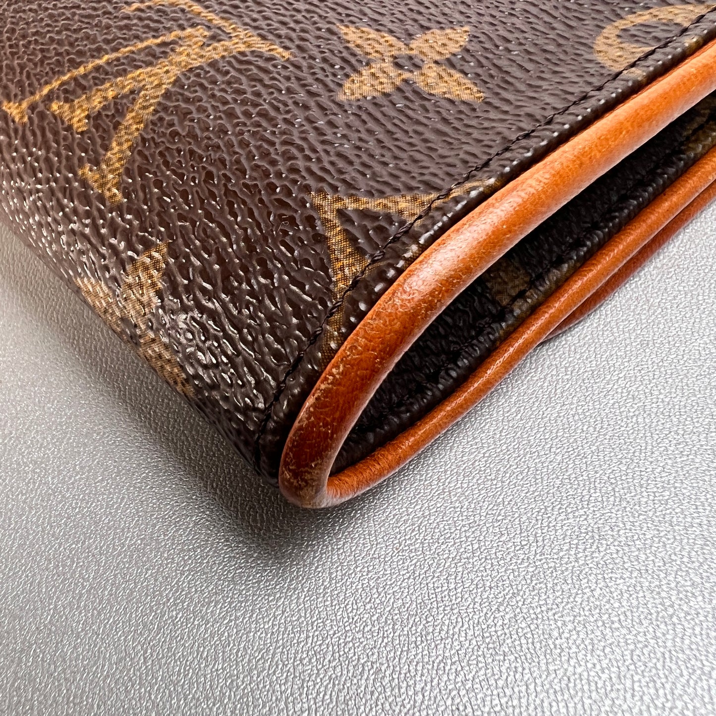 Louis Vuitton Brown Handle Bags A-15514