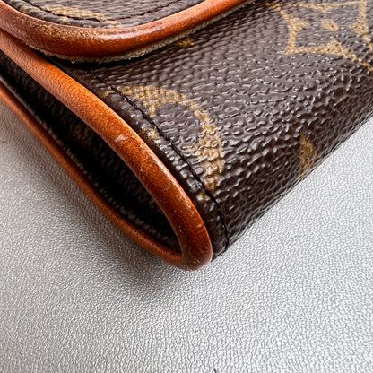 Louis Vuitton Brown Handle Bags A-15514