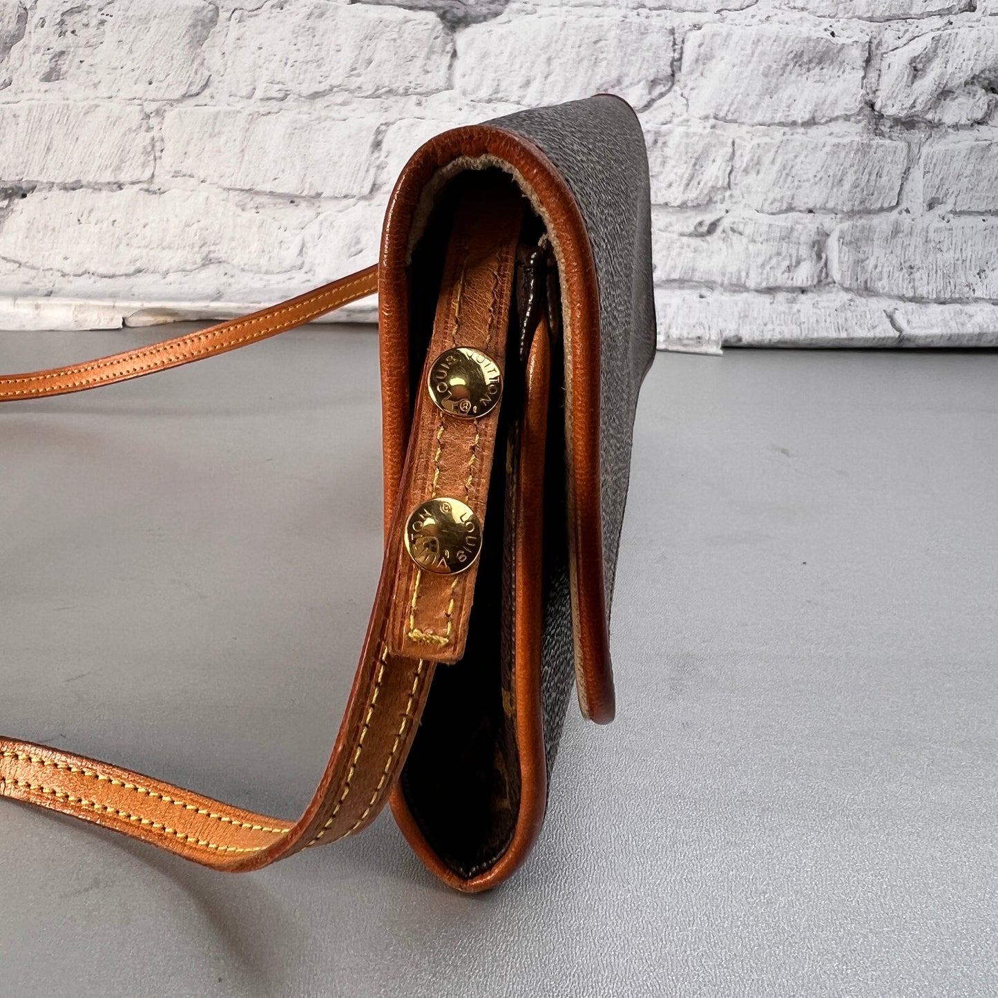 Louis Vuitton Brown Handle Bags A-15514