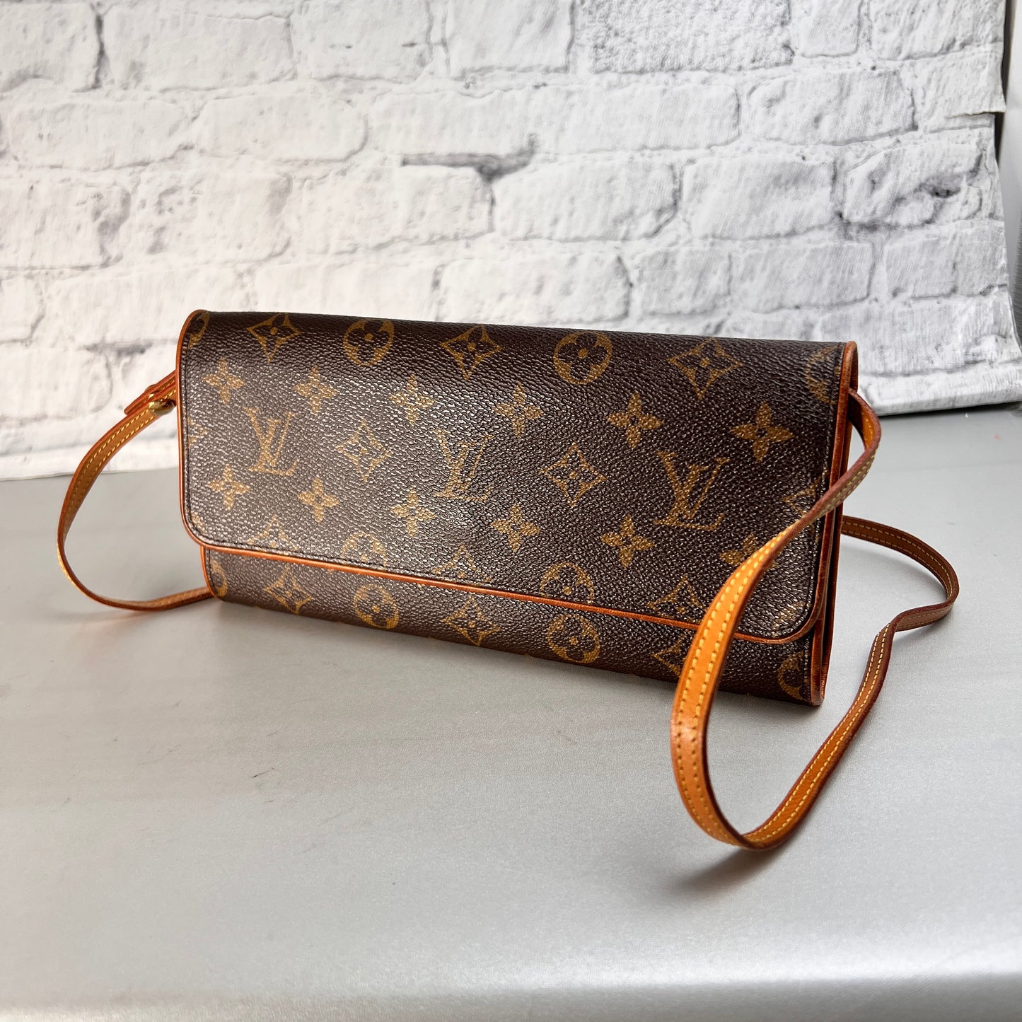Louis Vuitton Brown Handle Bags A-15514