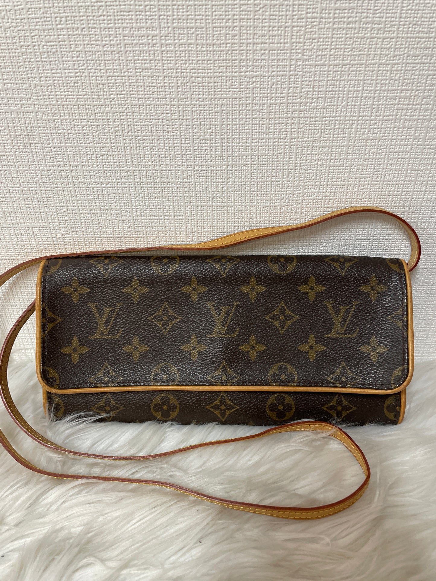 Louis Vuitton Brown Handle Bags A-15515