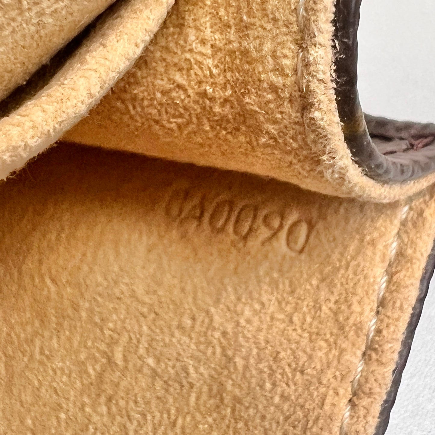 Louis Vuitton Brown Handle Bags A-15515