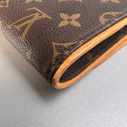Louis Vuitton Brown Handle Bags A-15515