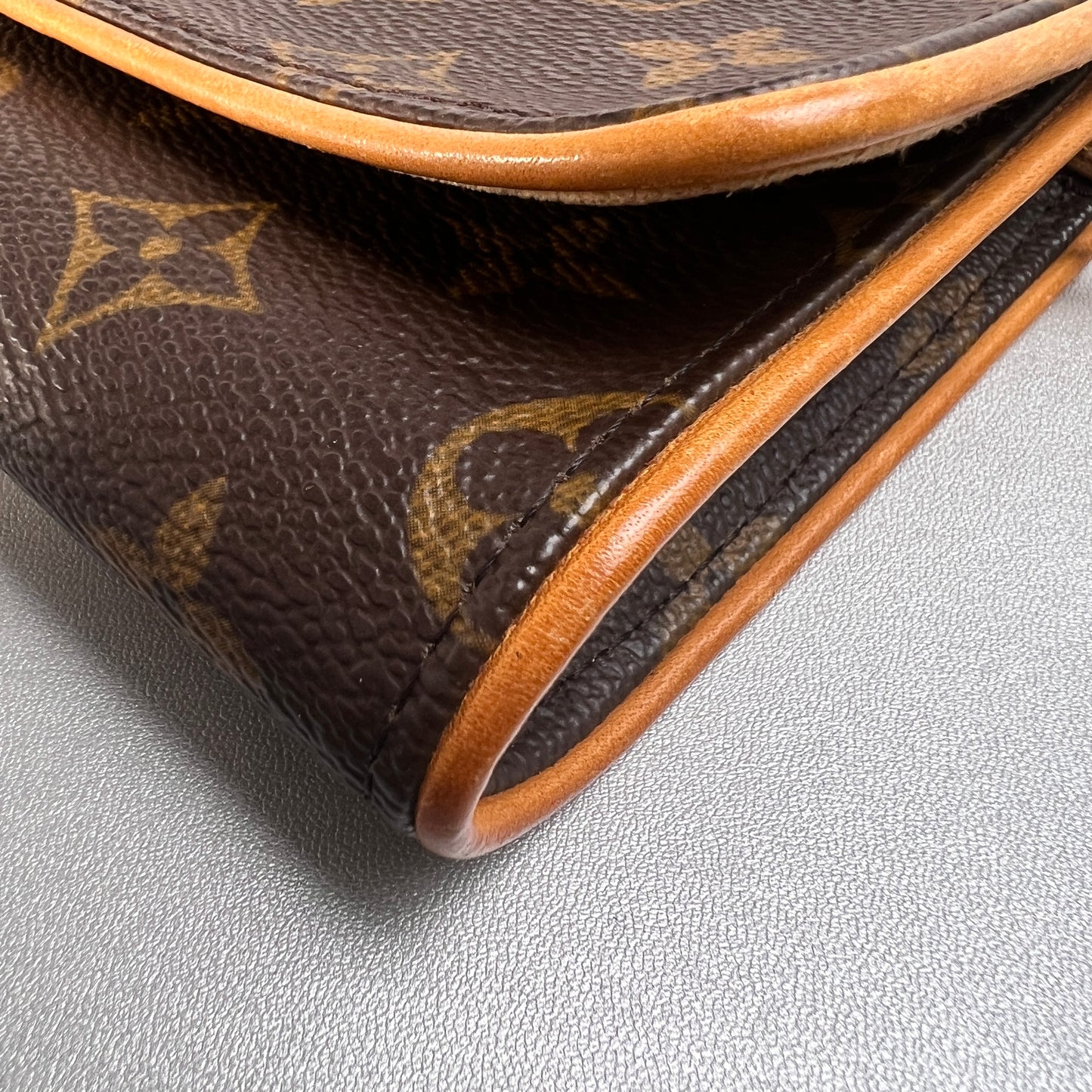 Louis Vuitton Brown Handle Bags A-15515