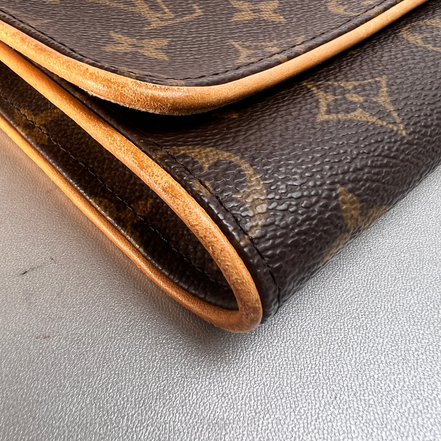 Louis Vuitton Brown Handle Bags A-15515