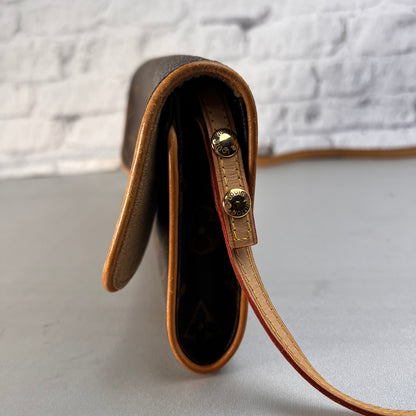 Louis Vuitton Brown Handle Bags A-15515