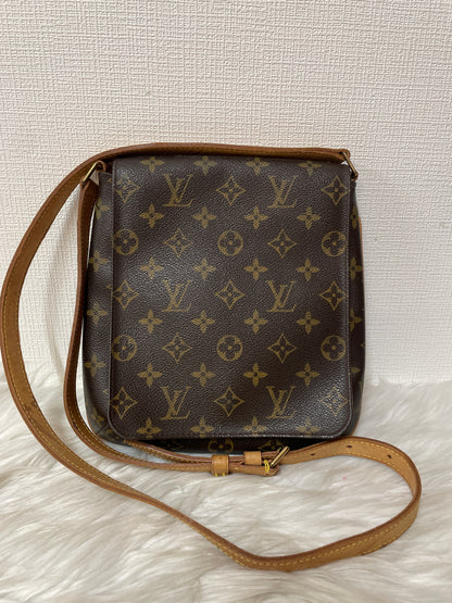 Louis Vuitton Brown Shoulder Bags A-15520