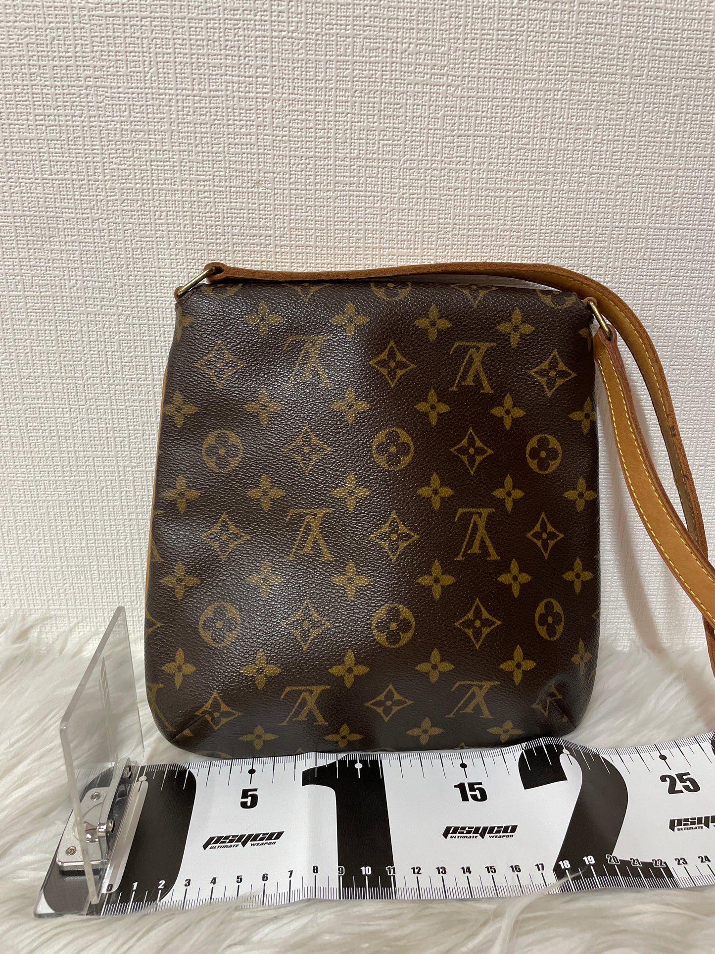 Louis Vuitton Brown Shoulder Bags A-15520