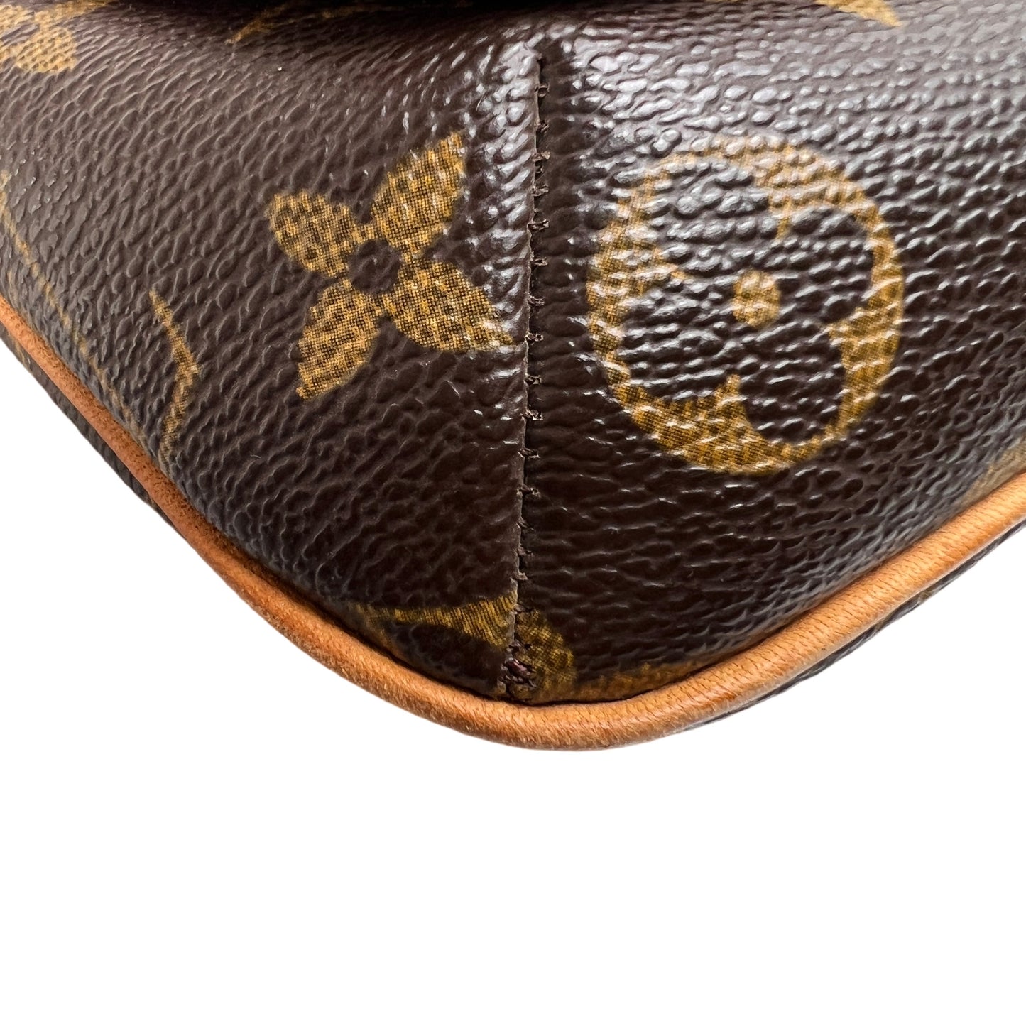 Louis Vuitton Brown Shoulder Bags A-15520