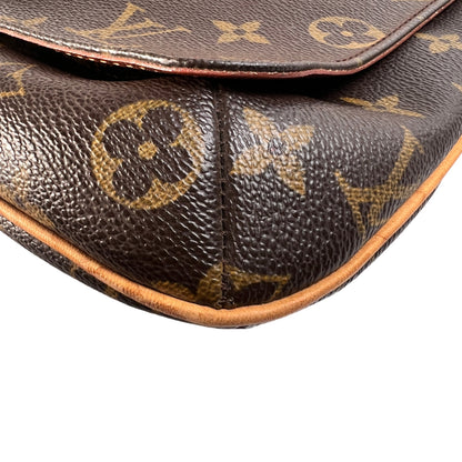 Louis Vuitton Brown Shoulder Bags A-15520