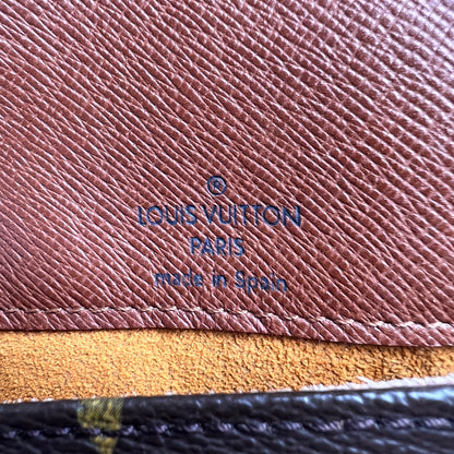 Louis Vuitton Brown Shoulder Bags A-15520