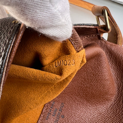 Louis Vuitton Brown Shoulder Bags A-15520