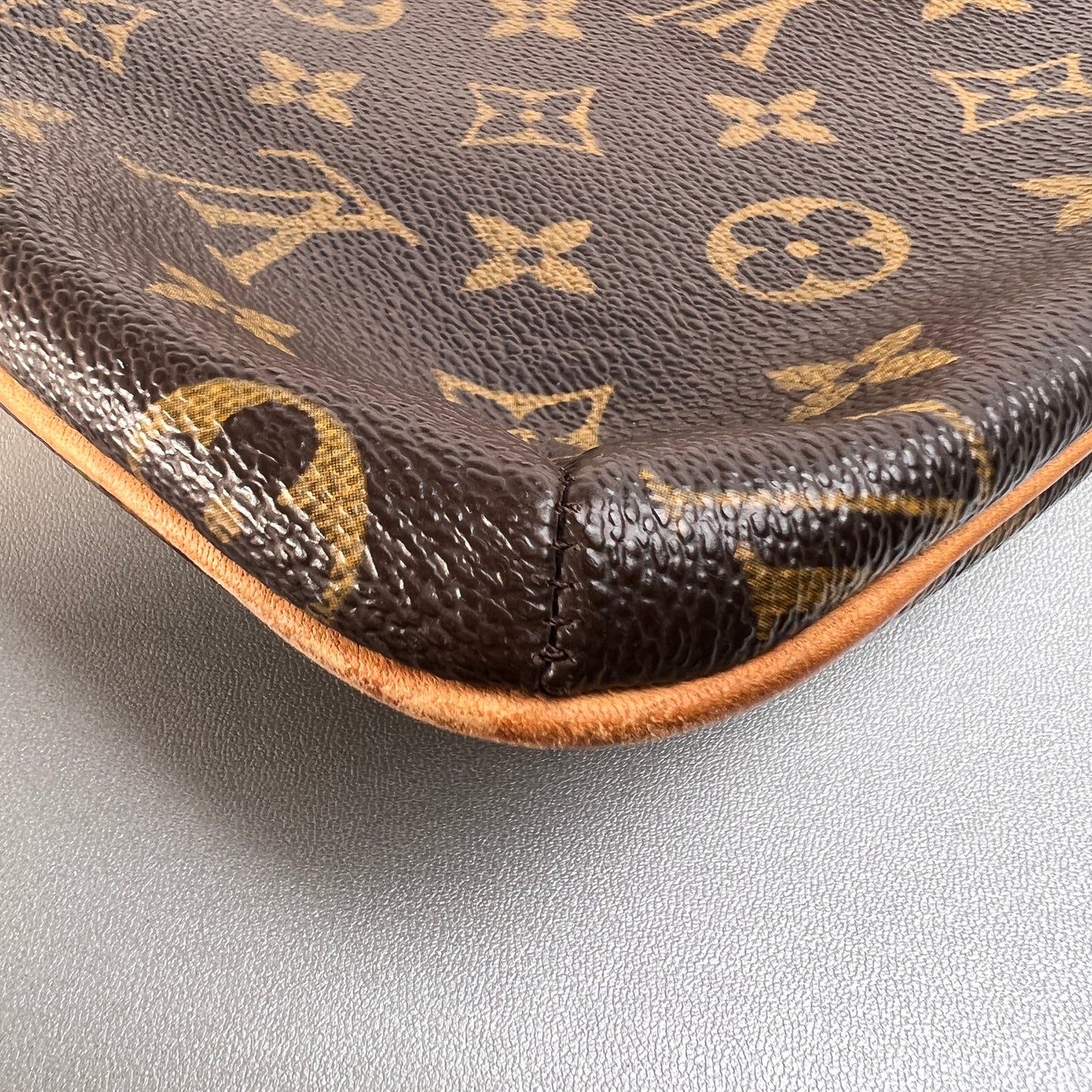 Louis Vuitton Brown Shoulder Bags A-15520