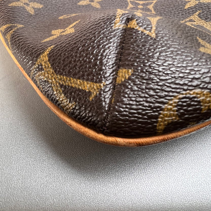 Louis Vuitton Brown Shoulder Bags A-15520