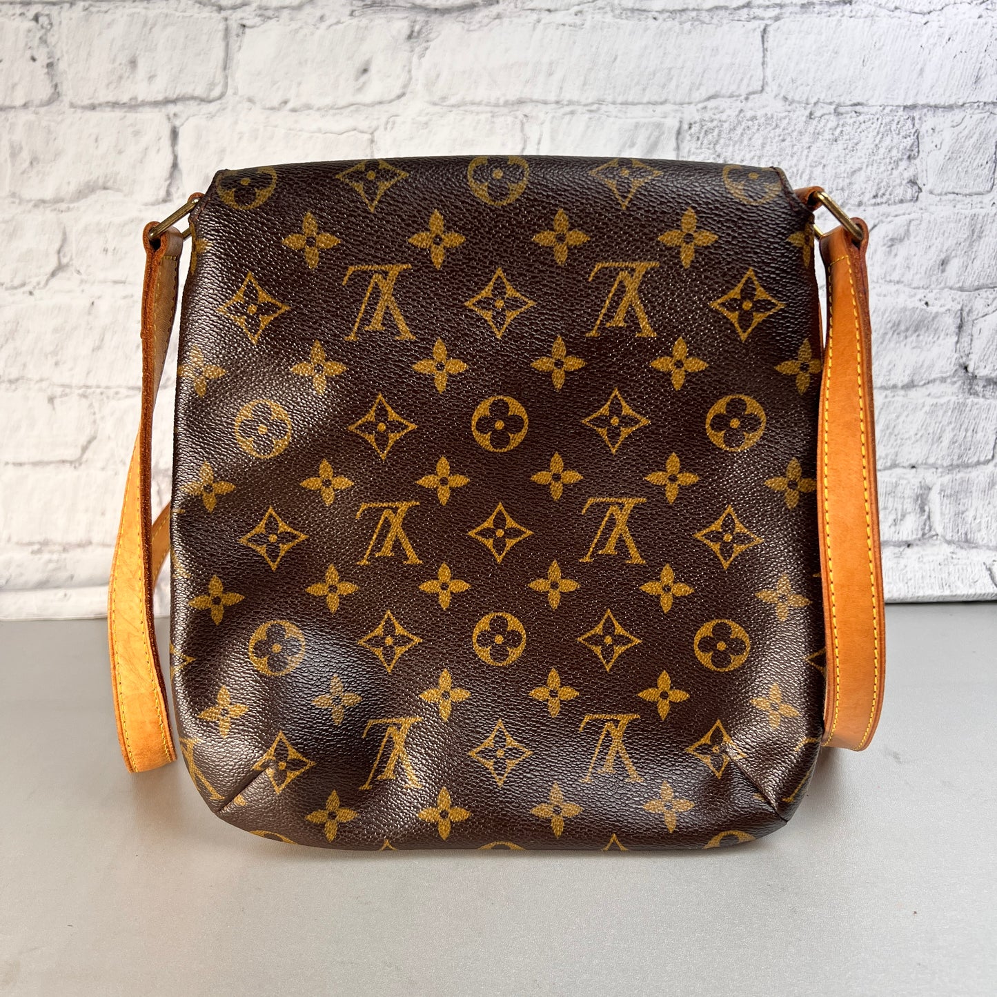 Louis Vuitton Brown Shoulder Bags A-15520