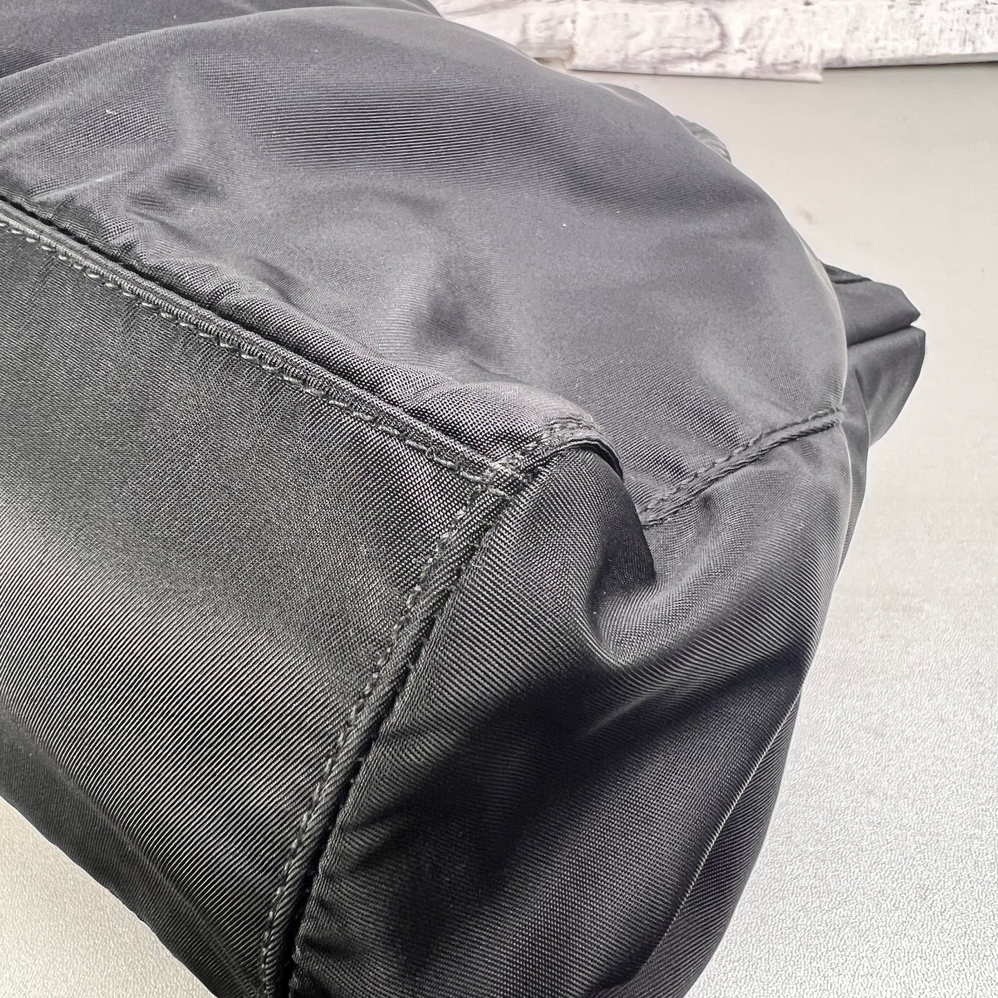 Prada Black Handle Bags A-15521