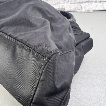 Prada Black Handle Bags A-15521