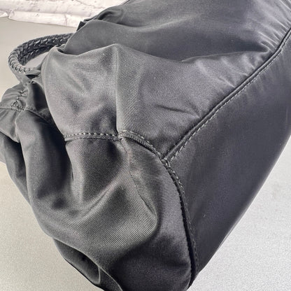 Prada Black Handle Bags A-15521