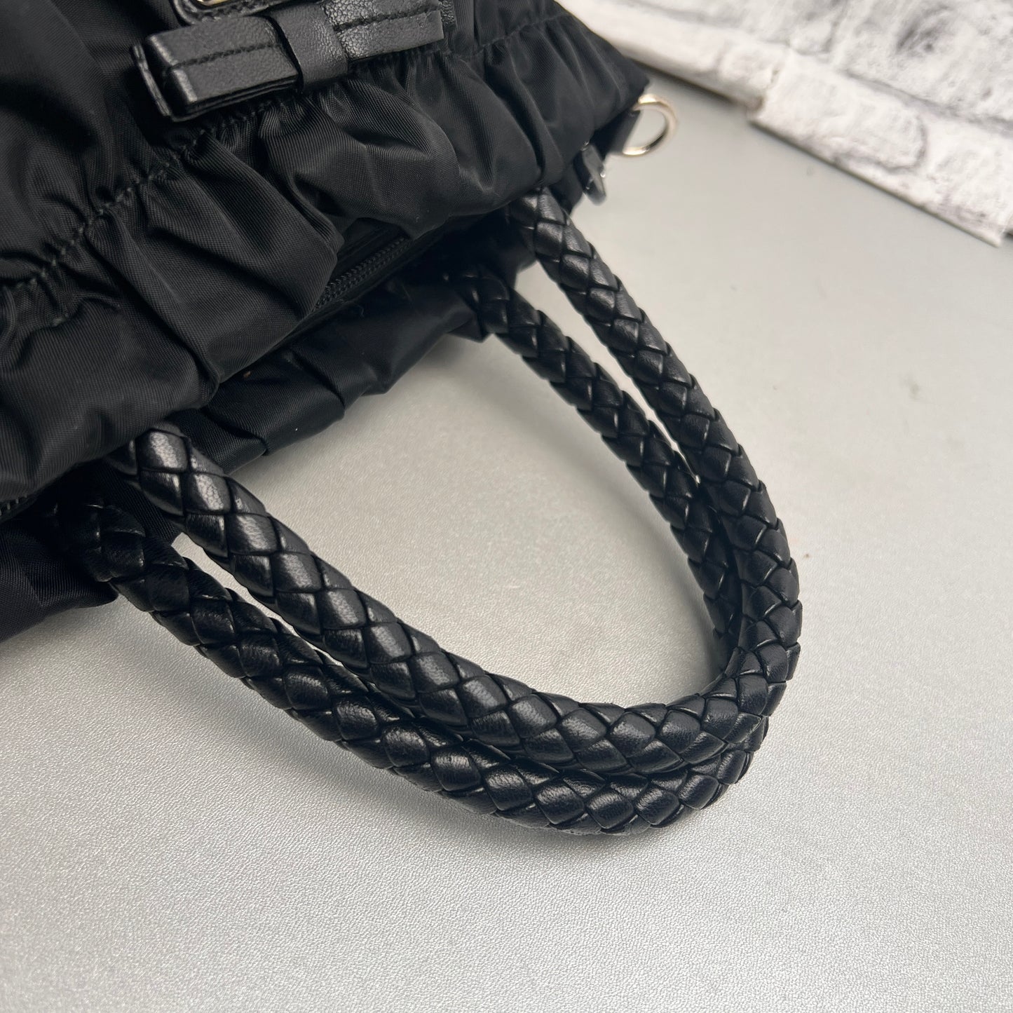 Prada Black Handle Bags A-15521