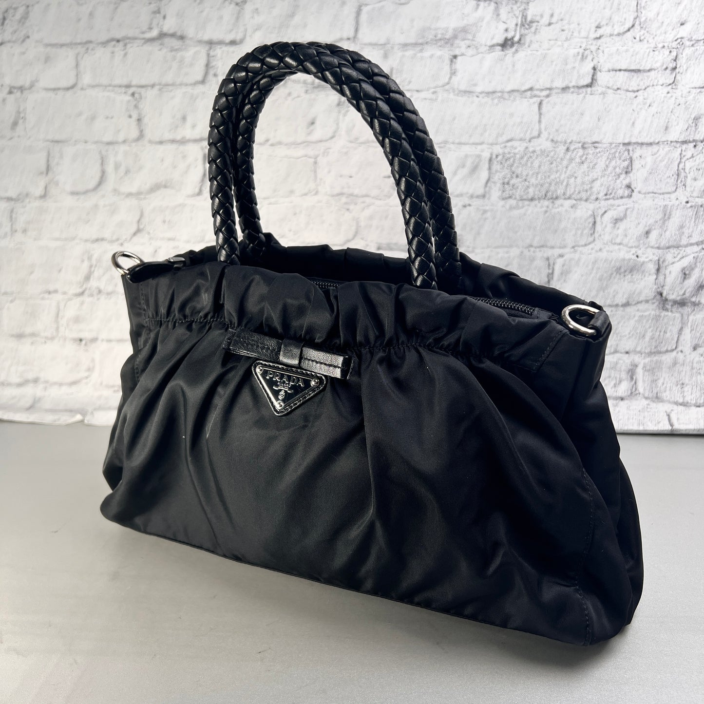 Prada Black Handle Bags A-15521