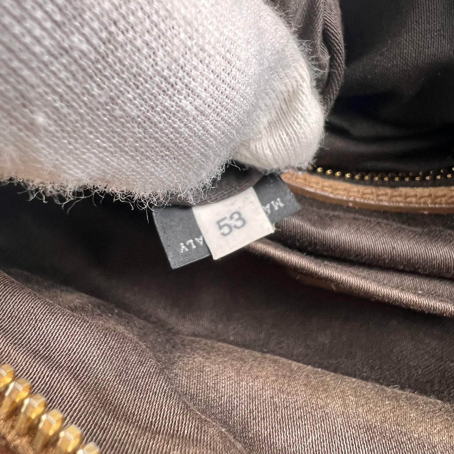Miu Miu Beige Handle Bags A-15522