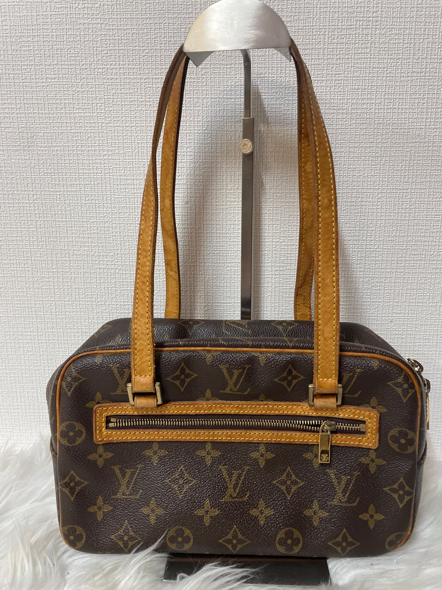 Louis Vuitton Brown Handle Bags A-15532