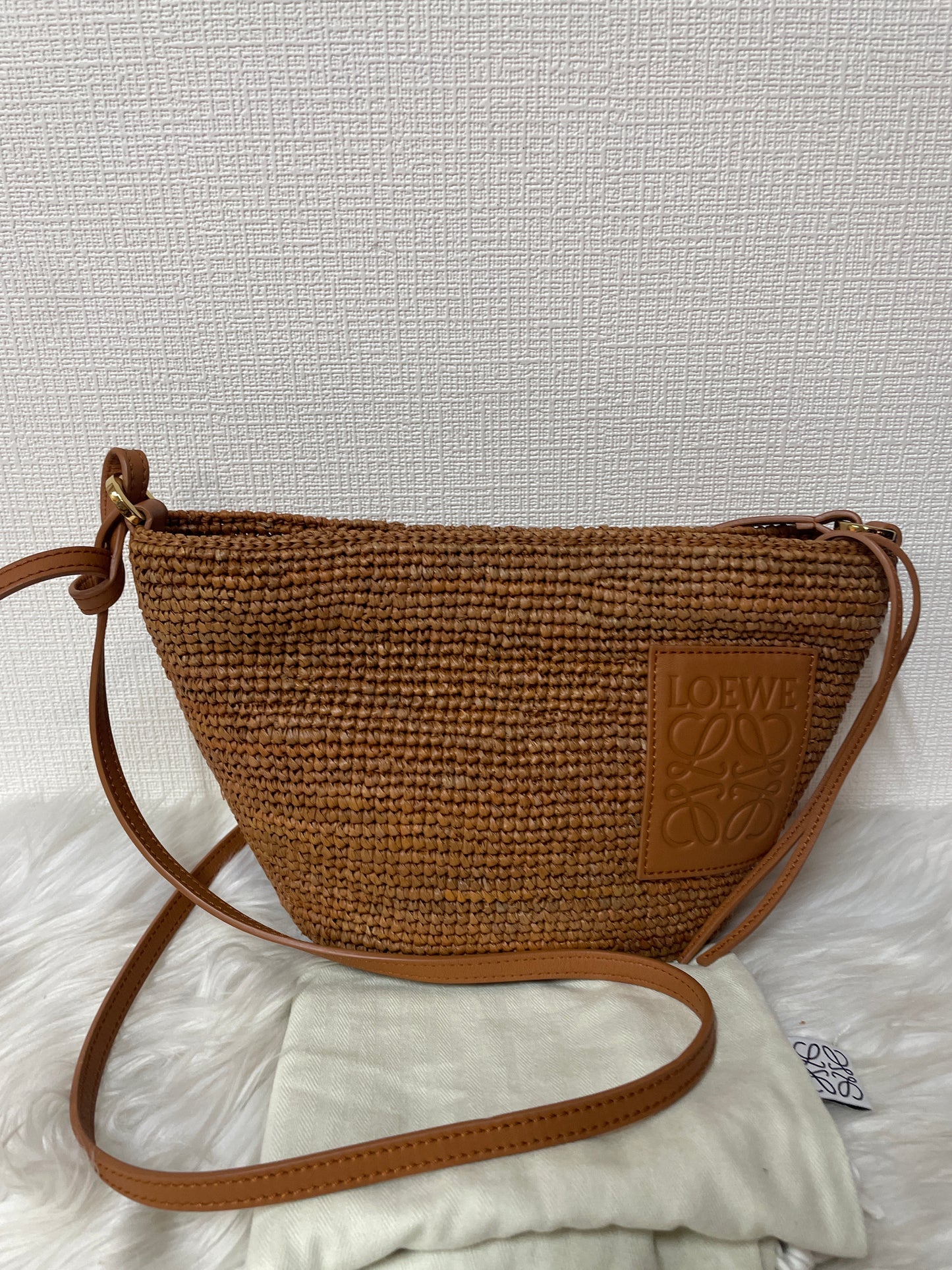 Loewe Brown Shoulder Bags A-15535