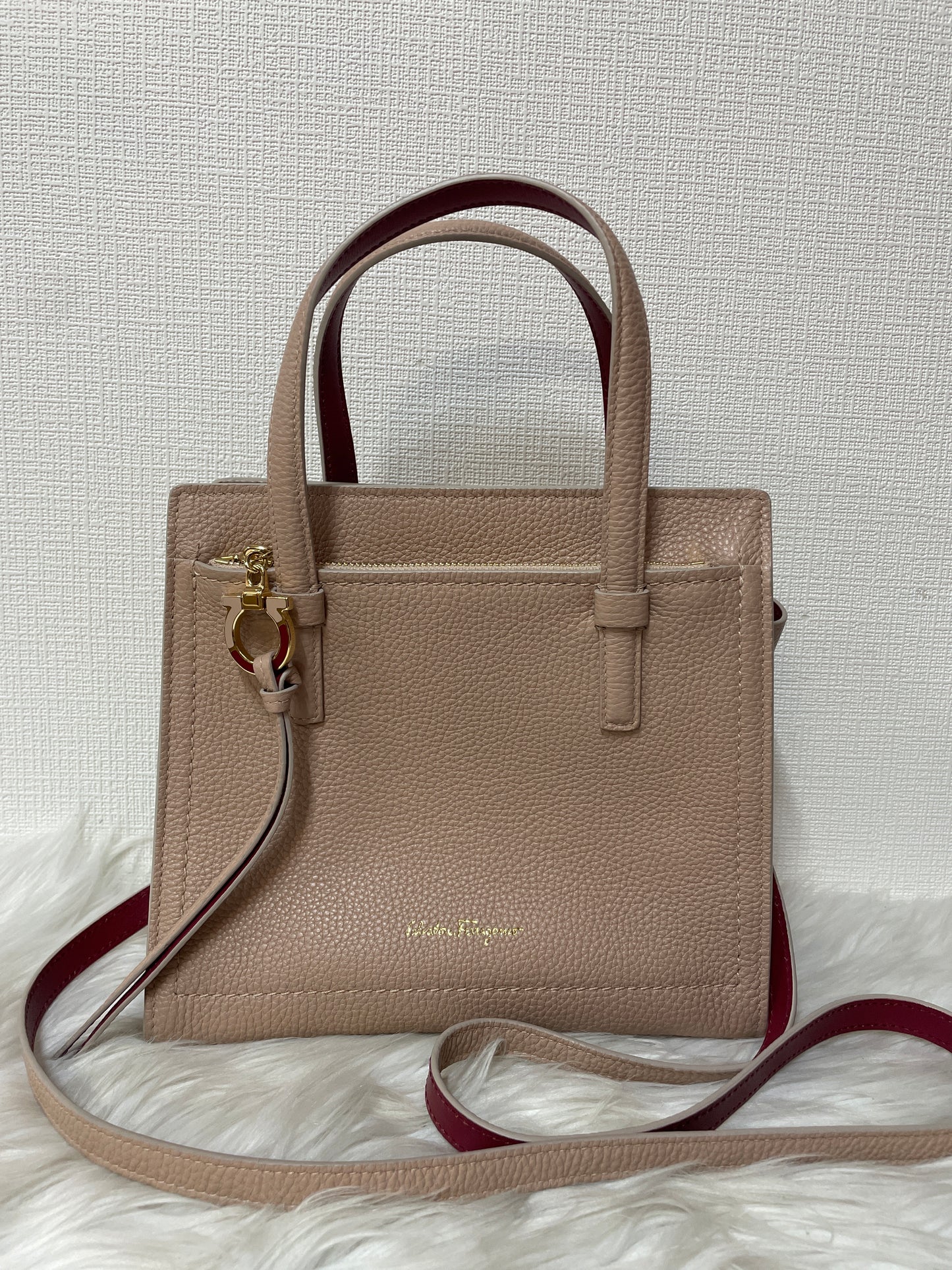 Ferragamo Pink Handle Bags A-15543