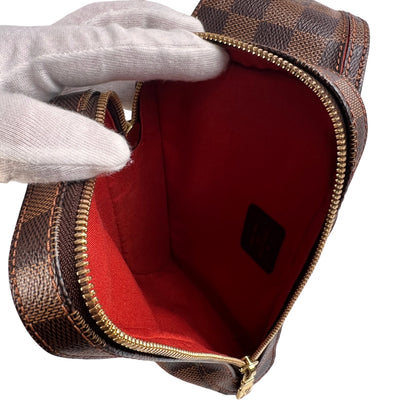 Louis Vuitton Black Shoulder Bags A-15548
