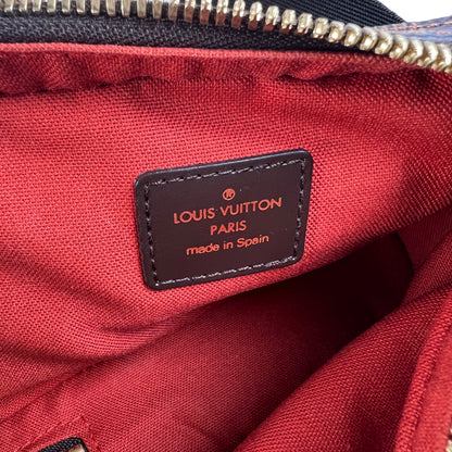 Louis Vuitton Black Shoulder Bags A-15548