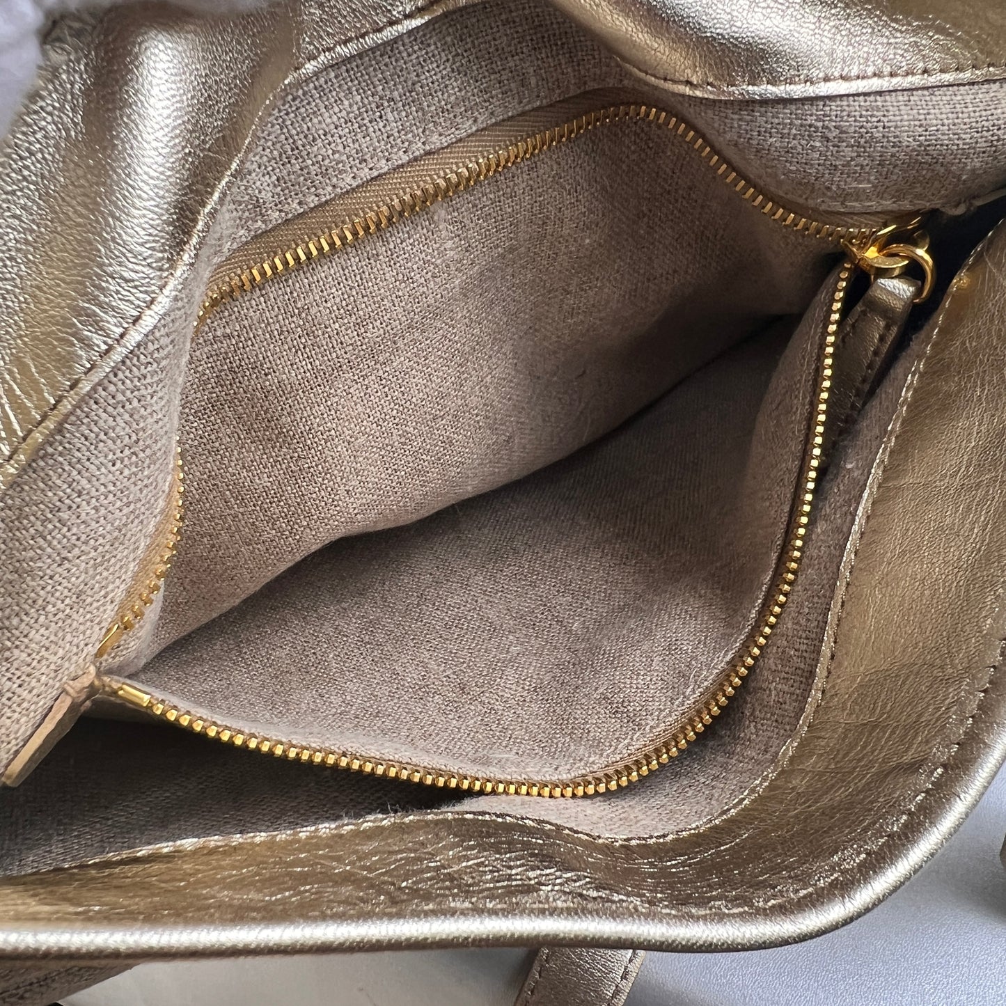 Miu Miu Beige Handle Bags A-15552
