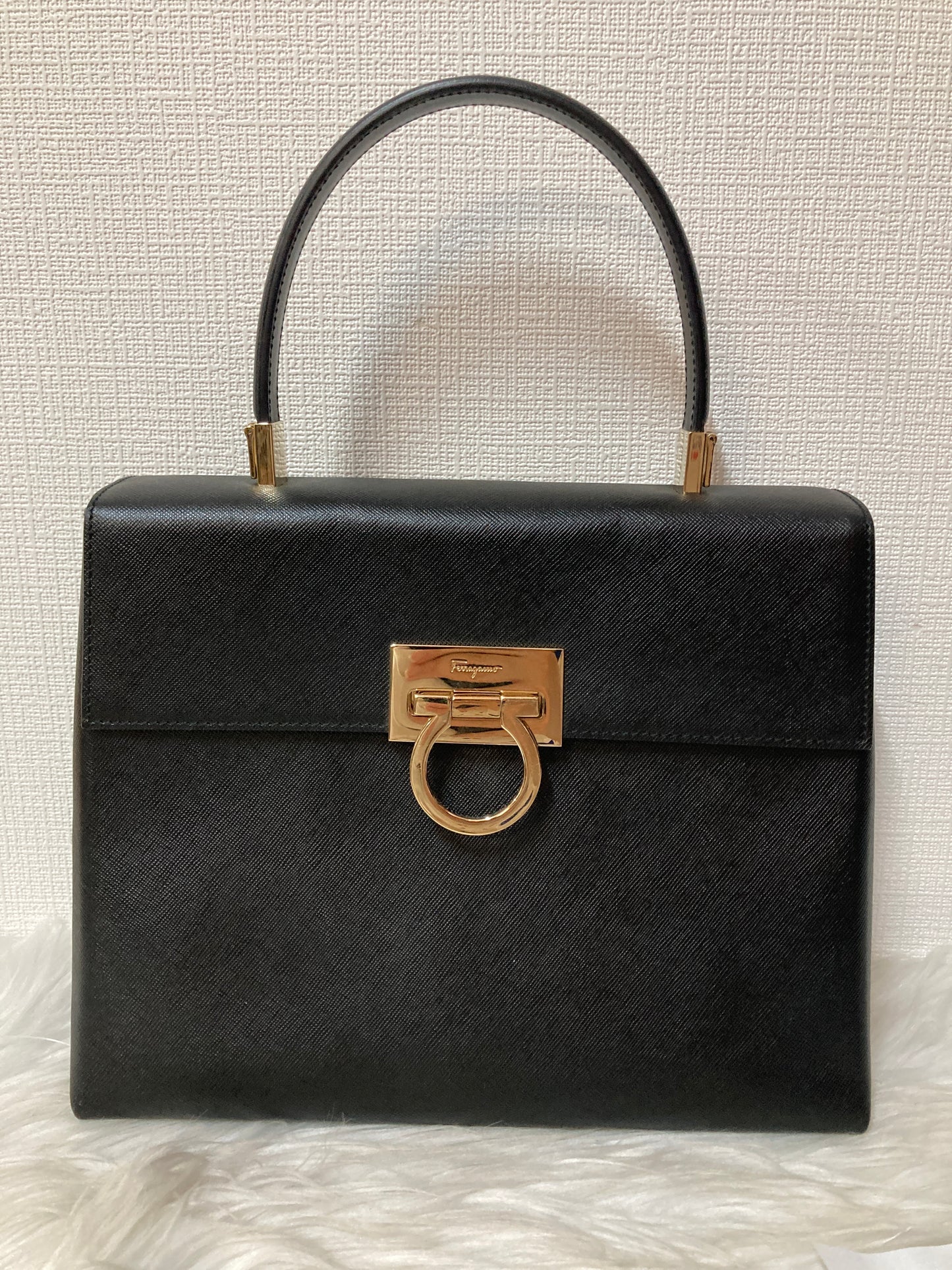 Ferragamo Black Handle Bags A-15554