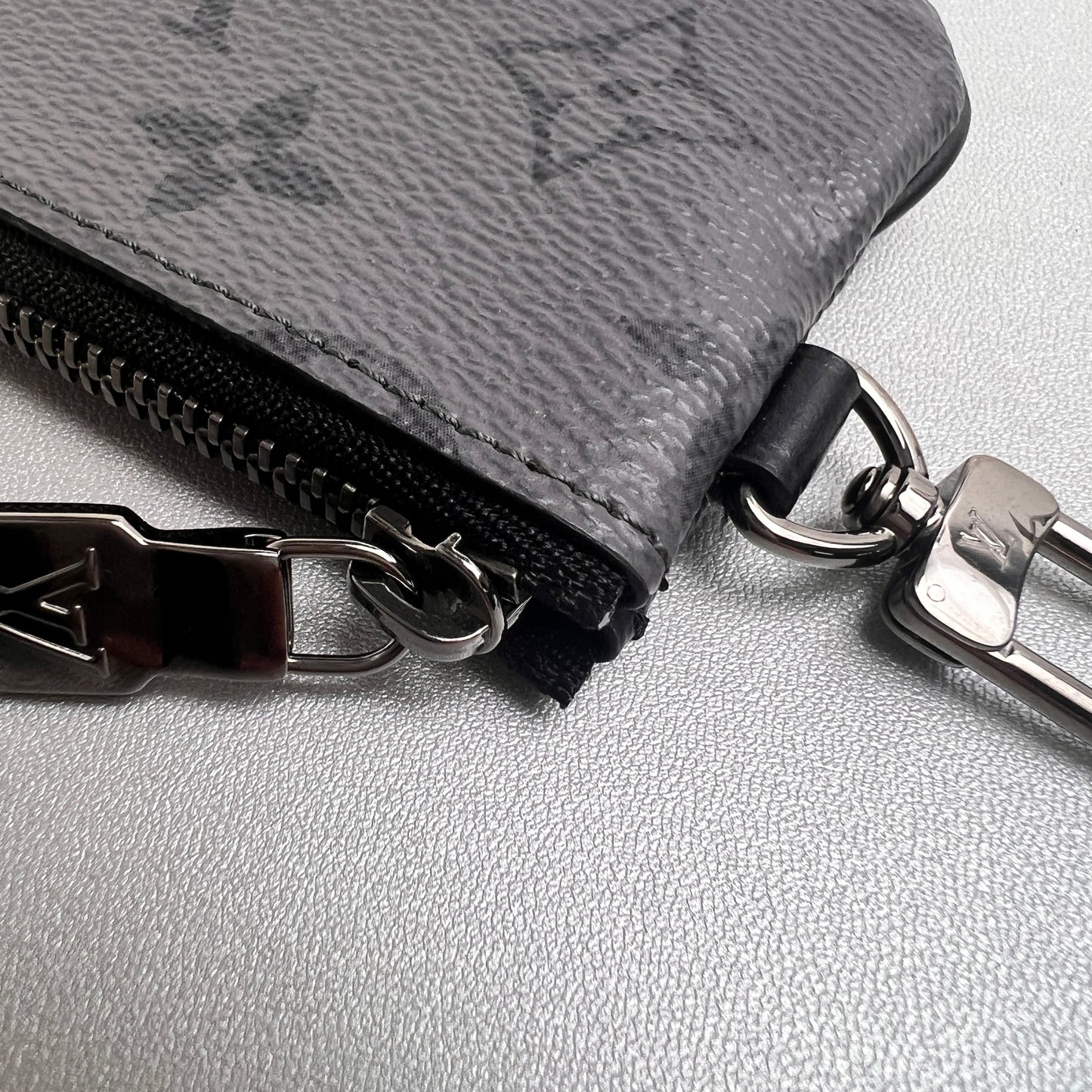 Louis Vuitton Gray Shoulder Bags A-15563